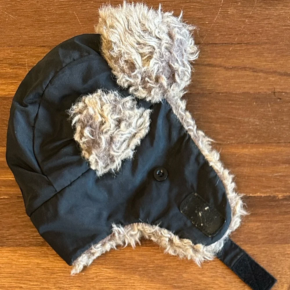3/$15 GAP Black Faux Fur Trapper Hat Winter Hat Cozy Ear Flap Hat S/M